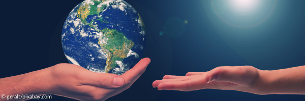 Erdkugel wird an die nächste Generation übergeben