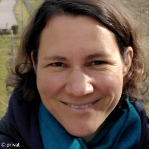 Simone Hilbert Hegele: Pfarrerin und Meditationsanleiterin: "Die Sehnsucht nicht nur über Gott nachzudenken und zu reden, sondern seine Gegenwart zu spüren und zu erfahren, hat mich zur Meditation geführt und ich möchte auch anderen einen Raum dafür öffnen."